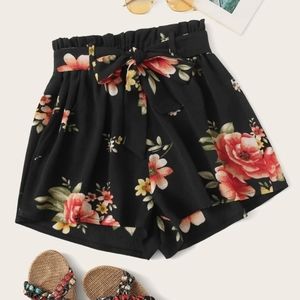 Dressy flower shorts NWOT
